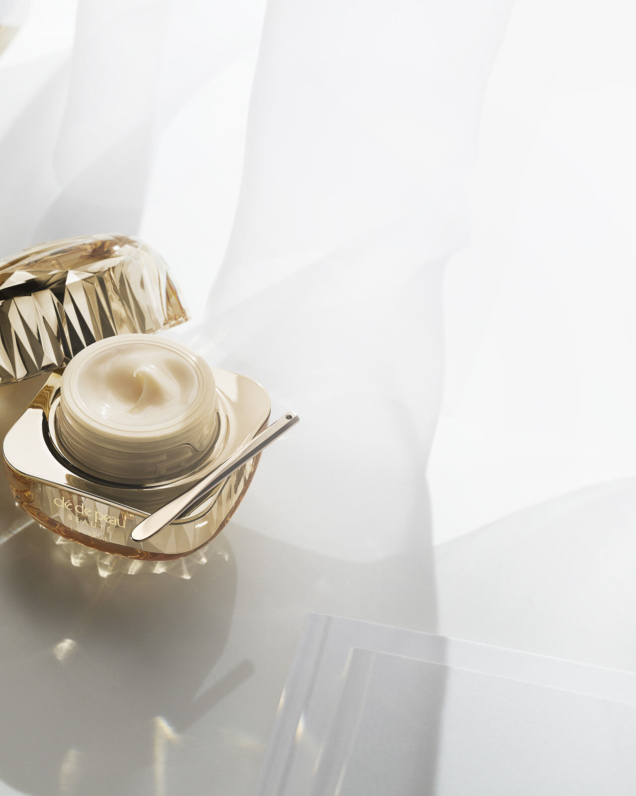 La Crème | CPB Hong Kong