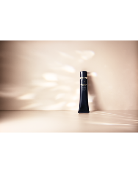 Close-up photo of the brand logo on "CORRECTING CREAM VEIL."