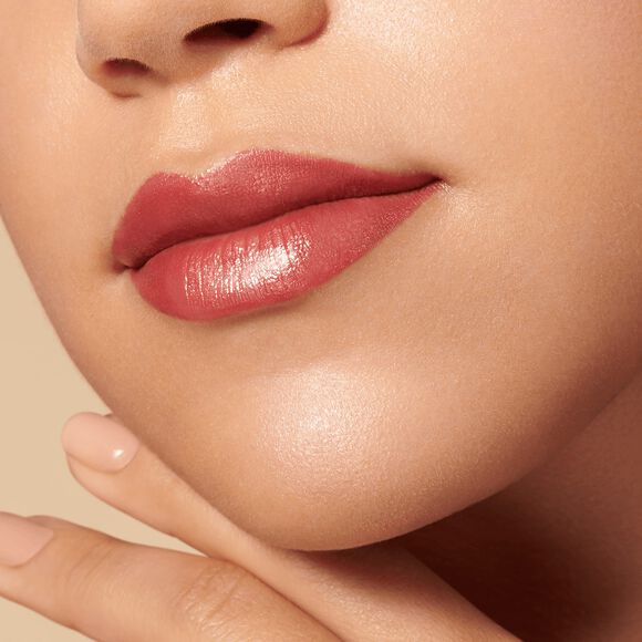THE PRECIOUS LIPSTICK - 1 Tender Red Emerald model