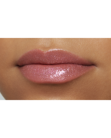 Photo of lips of a model with a deep skin tone wearing "CREAM ROUGE SPARKLES" in shade 304.