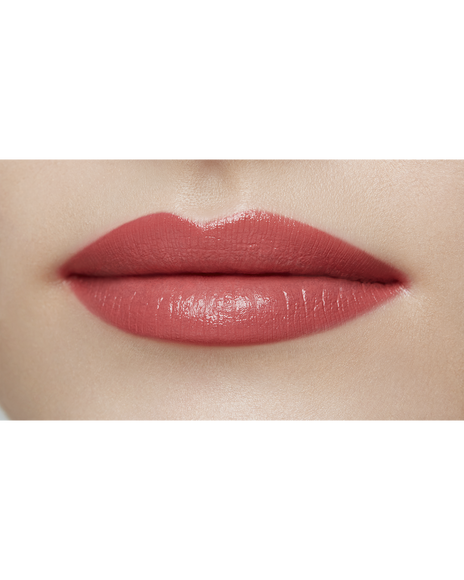 Photo of a light skin tone model  wearing "LIPSTICK MATTE" in High Achieve on the lips.