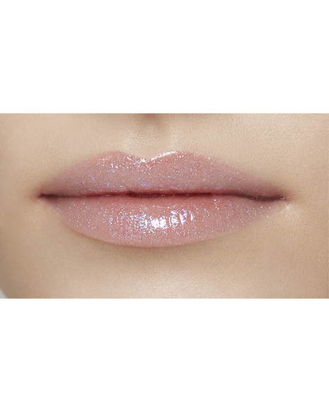 Photo of lips of a model with a light skin tone wearing CREAM ROUGE SPARKLES; in shade 301.
