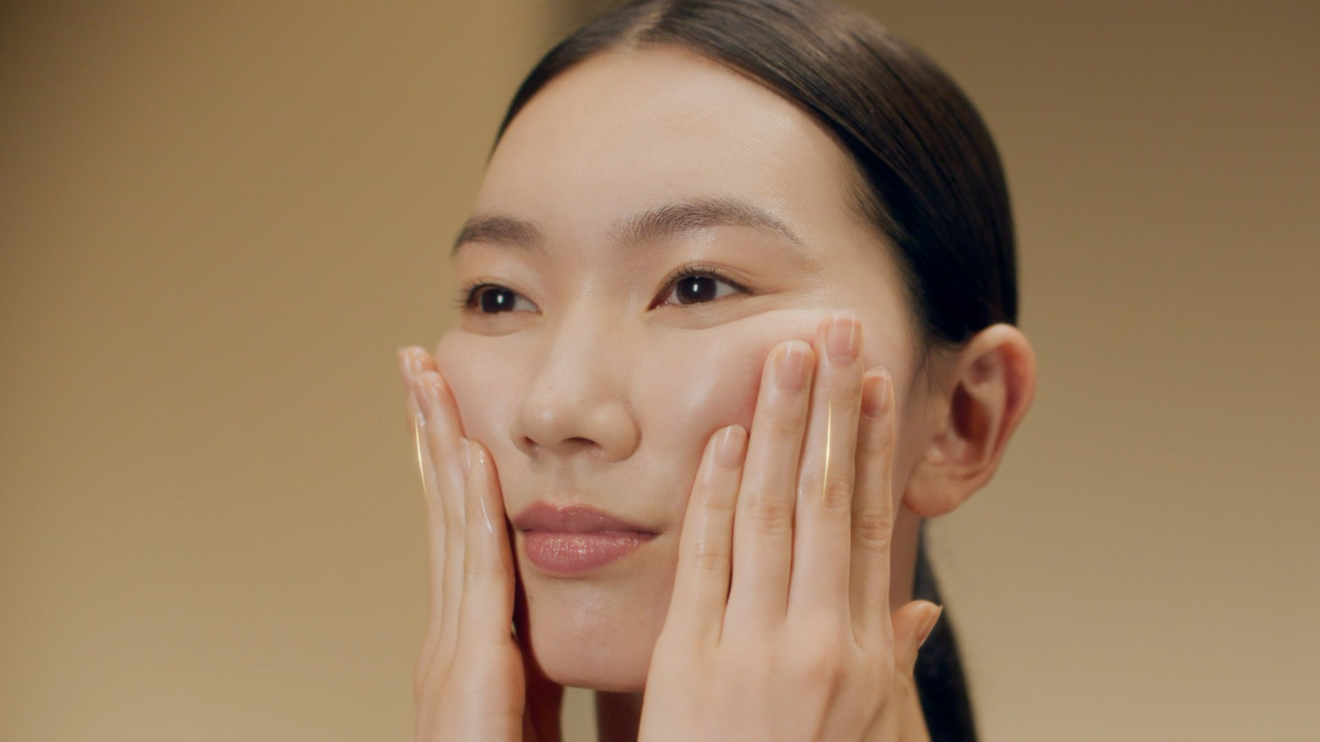 Photo of facial exercise, step 1-2